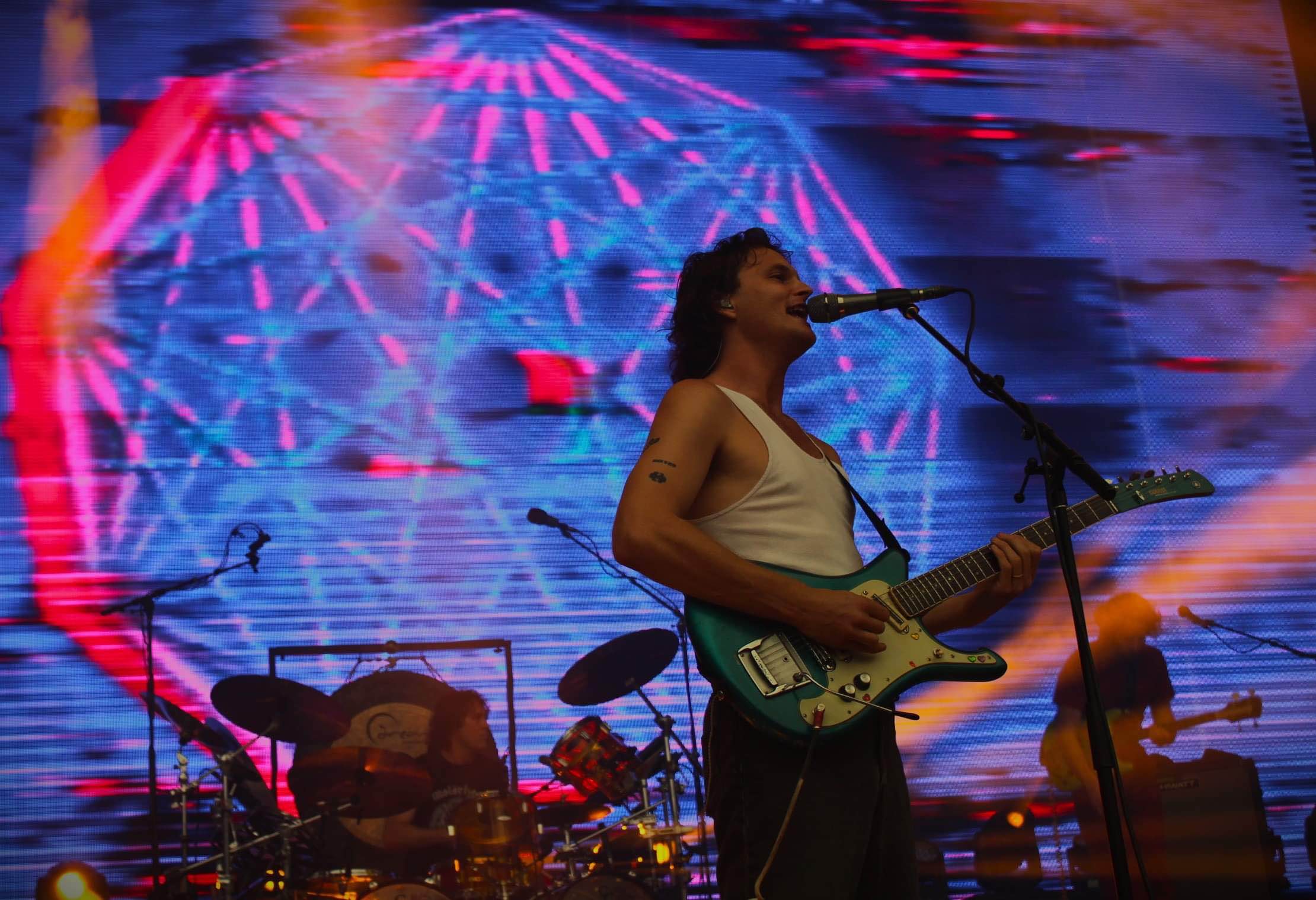 Stu in front of a Nonagon, Forest Hills Stadium night 2 (photo by Frytography3540)